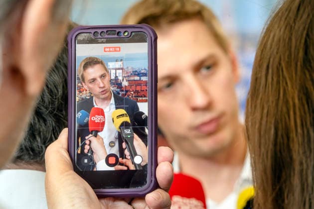 Dominik Krause, DIE GRÜNEN, new mayor of Munich, first day in office in the new mayors office in the town hall, gives press interviews, Munich, May 4, 2026 Germany, Munich, Dominik Krause, DIE GRÜNEN, new mayor of Munich, first day in office in the new mayors office in the