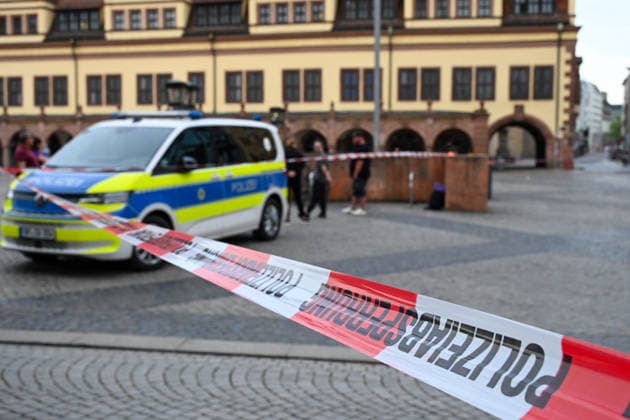 Leipzig car drives through crowd downtown MANV triggered, several injured, several dead, suspect arrested On Monday afternoon, an extensive emergency situation occurred in d Copyright: xEHLxMediax 20260504_leipzig-pkw-menschenmenge_18