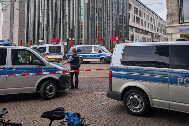 Leipzig, Saxony, Germany, 04 05 2026 Car drives into crowd in Leipzig The incident took place on Grimmaische Straße in the city center, the area between Augustusplatz and Ritterstraße was cordoned off Copyright: xdtsxNachrichtenagenturx dts_117562