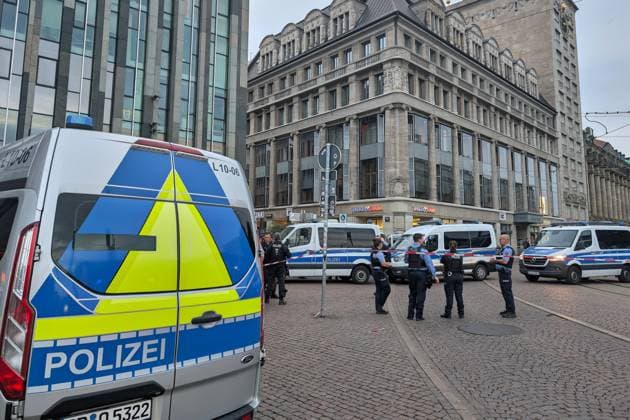 Leipzig, Saxony, Germany, 04 05 2026 Car drives into crowd in Leipzig The incident took place on Grimmaische Straße in the city center, the area between Augustusplatz and Ritterstraße was cordoned off Copyright: xdtsxNachrichtenagenturx dts_117568