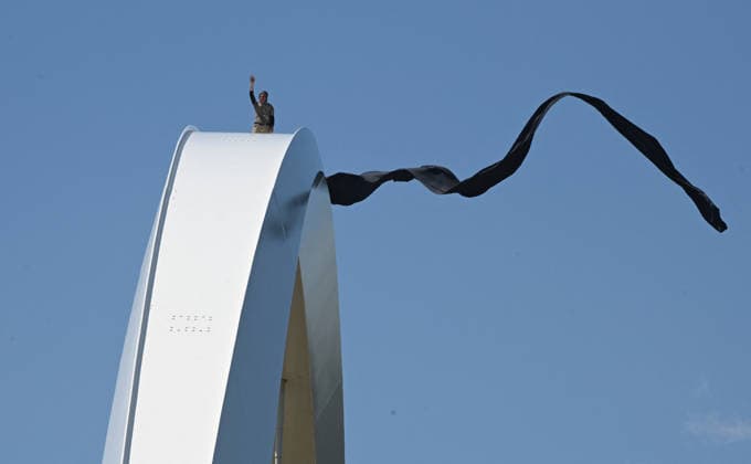 Guido Reichstadter protests against the war in Iran atop a Bridge in Washington Guido Reichstadter gestures as he protests against the war in Iran atop the Frederick Douglass Memorial Bridge for the fourth day, in Washington, DC on May 4, 2026. Photo by Olivier Douliery ABACAPRESS.COM Washington DC United States  Copyright: xDoulieryxOlivier ABACAx
