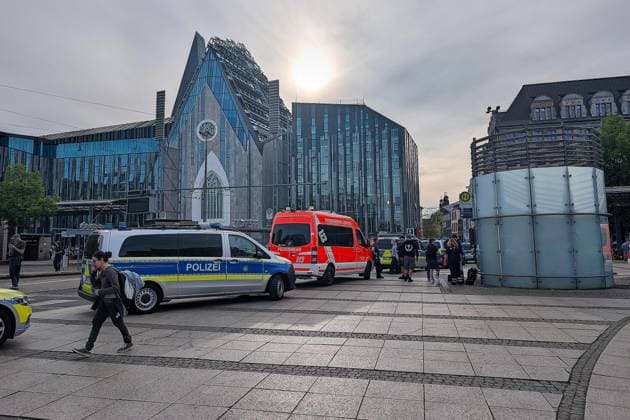 Leipzig, Saxony, Germany, 04 05 2026 Car drives into crowd in Leipzig The incident took place on Grimmaische Straße in the city center, the area between Augustusplatz and Ritterstraße was cordoned off Copyright: xdtsxNachrichtenagenturx dts_117551