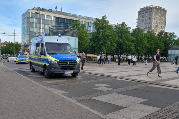 Leipzig, Saxony, Germany, 04 05 2026 Car drives into crowd in Leipzig The incident took place on Grimmaische Straße in the city center, the area between Augustusplatz and Ritterstraße was cordoned off Copyright: xdtsxNachrichtenagenturx dts_117553