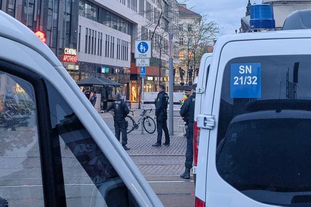 Leipzig, Saxony, Germany, 04 05 2026 Car drives into crowd in Leipzig The incident took place on Grimmaische Straße in the city center, the area between Augustusplatz and Ritterstraße was cordoned off Copyright: xdtsxNachrichtenagenturx dts_117574