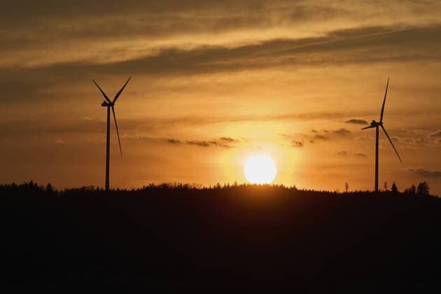 Sonnenuntergang im Naturpark Schwäbisch-Fränkischer Wald, Windkraftanlage, Mainhardter Wald, Windkraft, Windkraftanlage, Windrad, Erneuerbare Energien, Energiewende, Energie, Schwäbisch Hall, Hohenlohe, Deutschland Sunset in the Swabian-Franconian Forest nature park Park, wind turbine, Mainhardt Forest, wind power, wind turbine, renewable energy, energy transition, energy, Schwäbisch Hall, Hohenlohe, Germany Copyright: imageBROKER ScholzxAndreas ibxsca17149503.jpg
