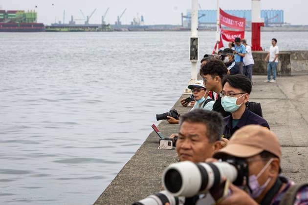 May 5, 2026, Kaohsiung City, Kaohsiung City, Taiwan: Taiwans first indigenous defense submarine the SS-711 Narwhal set sail from Kaohsiung Harbor on Tuesday morning to begin its 7th critical submerged testing phase In a significant display of integrated naval technology the submarine was accompanied by the T-38 Endeavor Manta a domestically developed Unmanned Surface Vessel USV Kaohsiung City Taiwan - ZUMAh198 20260505_zip_h198_002 Copyright: xCheng-ChiaxHuangx