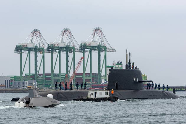 May 5, 2026, Kaohsiung City, Kaohsiung City, Taiwan: Taiwans first indigenous defense submarine the SS-711 Narwhal set sail from Kaohsiung Harbor on Tuesday morning to begin its 7th critical submerged testing phase In a significant display of integrated naval technology the submarine was accompanied by the T-38 Endeavor Manta a domestically developed Unmanned Surface Vessel USV Kaohsiung City Taiwan - ZUMAh198 20260505_zip_h198_008 Copyright: xCheng-ChiaxHuangx