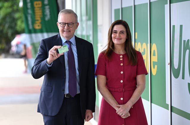 ANTHONY ALBANESE MURRUMBA DOWNS, Australian Prime Minister Anthony Albanese (left) and the Member for Dickson, Ali France (right) are seen during a visit to the Murrumba Downs Medicare Urgent Care Clinic at Murrumba Downs, in Brisbane, Tuesday, May 5, 2026.( NO ARCHIVING Newcastle New South Wales Australia  Copyright: xDARRENxENGLANDx 20260505130734906139