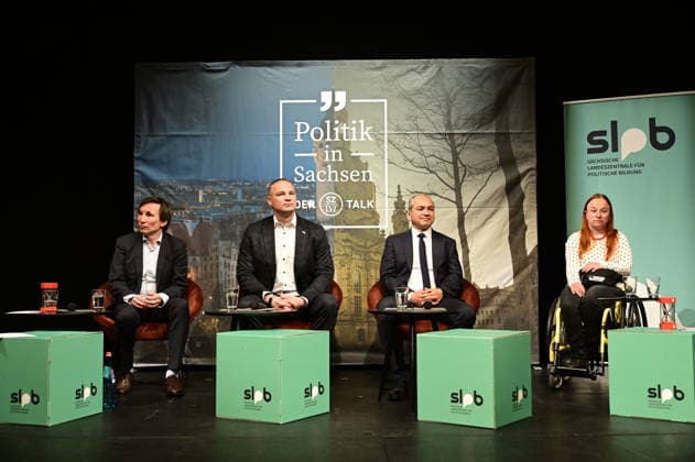 Hagen Jeschke, Sebastian Wippel, Octavian Ursu and Sabine Christian at the SZ election forum for the mayoral election in Görlitz The mayoral candidates in the big panel discussion of the Sächsische Zeitung in the Görlitz Theater, 04 05 2026 Copyright: xMatthiasxWehnertx
