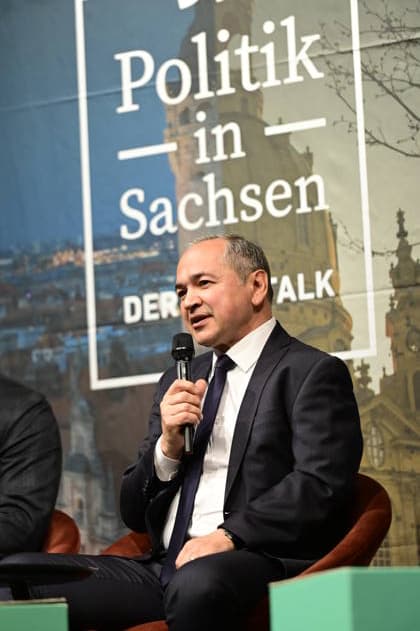Octavian Ursu at the SZ election forum for the mayoral election in Görlitz The mayoral candidates in the big panel discussion of the Sächsische Zeitung in the Görlitz Theater, 04 05 2026 Copyright: xMatthiasxWehnertx