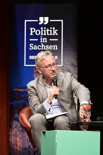 Roland Löffler at the SZ election forum for the mayoral election in Görlitz The mayoral candidates in the big panel discussion of the Sächsische Zeitung in the Görlitz Theater, 04 05 2026 Copyright: xMatthiasxWehnertx