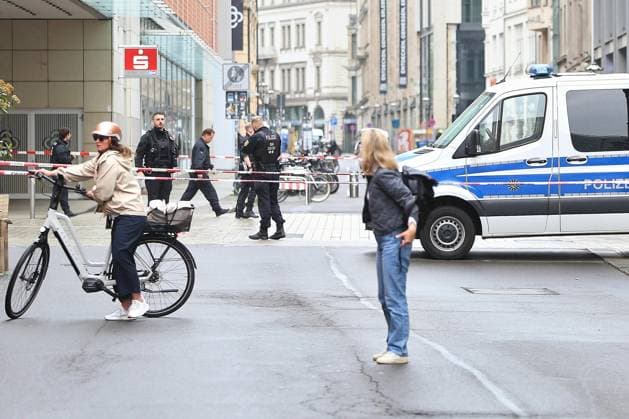 Leipzig, Saxony, Germany, 05 05 2026 After a car drove into a crowd of people on Monday, the Grimmaische Straße crime scene was still cordoned off the following morning Copyright: xdtsxNachrichtenagenturx dts_117608
