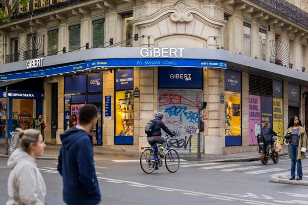 Paris, France May 4, 2026 - People walk past the Gibert Joseph bookstore on Boulevard Saint-Michel. The legendary bookstore in the Latin Quarter announced on April 28 that it had filed for bankruptcy protection. Facing financial difficulties, it is seeking to adapt its business model, at a time when one in five books purchased in France is secondhand. ECONOMIE, LIBRAIRIE GIBERT JOSEPH, ILLUSTRATION, GENERIQUE, RIVE GAUCHE, LIVRES, BANQUEROUTE, DIFFICULTES FINANCIERE, ENSEIGNE, LIBRAIRE, LECTURE, LIRE, REDRESSEMENT JUDICIAIRE, LECTEURS, LIVRES NEUFS, LIVRES D OCCASION, LIBRAIRIE INDEPENDANTE, COMMERCE EN LIGNE, ECOMMERCE Copyright: xVincentxIsorex