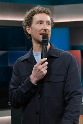 Louis Klamroth on the ARD talk show hart aber fair in Studio Adlershof Berlin, 05 04 2026 Foto:xM.xBehrensx xFuturexImagex hart_fair0405_6503