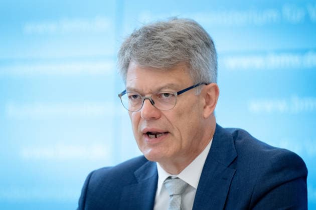 Taking office one year ago Review and outlook Berlin, Press conference, Review and outlook, Federal Minister of Transport Patrick Schnieder, Federal Ministry of Transport Berlin Berlin GER