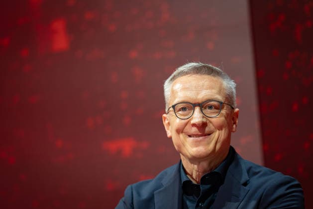 Karsten Wildberger, Federal Minister for Digitization and State Modernization, on the BILD Stage in an interview OMR26 Festival in Hamburg, BILD Stage by Axel Springer Verlag, Hamburg Hamburg Deutschland Messe