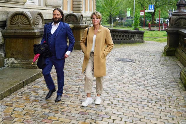 CNTV BLOCK Christina Block entrepreneur with her defense lawyer Ingo Bott on 05 05 2026 in Hamburg The defendants and defense lawyers arrive as usual on foot on the street for the 49th day of the trial for alleged child abduction in the Hamburg Criminal Court criminal justice building abduction case of the Block children Hamburg Germany