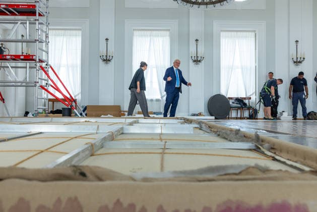 Renovation work at Bellevue Palace Dismantling the artwork by artist Gotthard Graubner in the Great Hall of Bellevue P