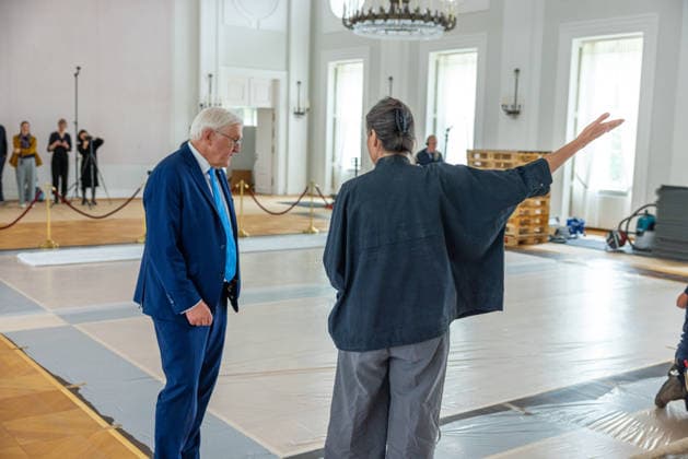 Renovation work at Bellevue Palace Dismantling the artwork by artist Gotthard Graubner in the Great Hall of Bellevue P