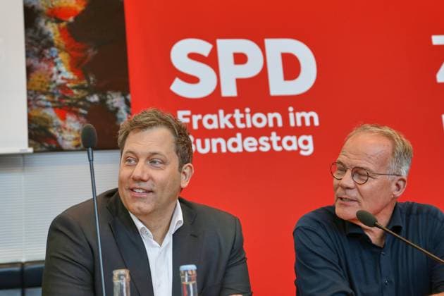 Berlin, Germany, 05 05 2026 German Bundestag SPD parliamentary group meeting Matthias Miersch SPD and Federal Minister of Finance Lars Klingbeil SPD make a statement Copyright: xdtsxNachrichtenagenturx dts_117726