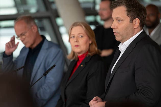 Matthias Miersch Bärbel Bas Lars Klingbeil EUR, Germany, Berlin 05 05 2026 Press statement before the parliamentary group meeting with parliamentary group leader Matthias Miersch SPD , Lars Klingbeil SPD , Federal Minister of Finance, Vice-Chancellor and Bärbel Bas SPD , Federal Minister of Labor and Social Affairs
