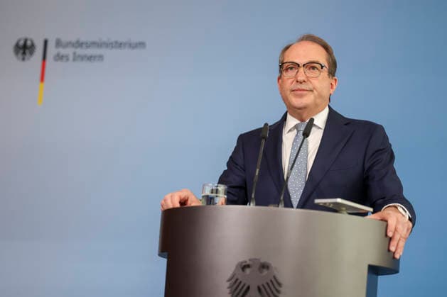 Federal Minister Alexander Dobrindt took office as Federal Minister of the Interior a year ago At a press conference, he takes stock of his time in office and gives an outlook on upcoming projects Federal Ministry of the Interior in Berlin on 05 05 2026 in Berlin¨ Alexander Dobrindt takes stock of his one-year term of office at a press conference