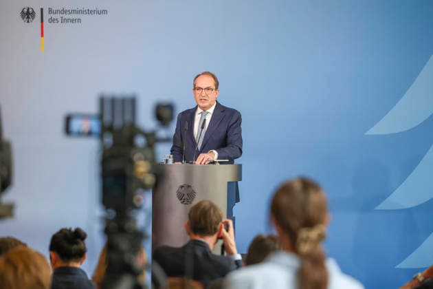 Federal Minister Alexander Dobrindt took office as Federal Minister of the Interior a year ago At a press conference, he takes stock of his time in office and gives an outlook on upcoming projects Federal Ministry of the Interior in Berlin on 05 05 2026 in Berlin¨ Alexander Dobrindt takes stock of his one-year term of office at a press conference