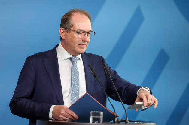 Federal Minister Alexander Dobrindt took office as Federal Minister of the Interior a year ago At a press conference, he takes stock of his time in office and gives an outlook on upcoming projects Federal Ministry of the Interior in Berlin on 05 05 2026 in Berlin¨ Alexander Dobrindt takes stock of his one-year term of office at a press conference