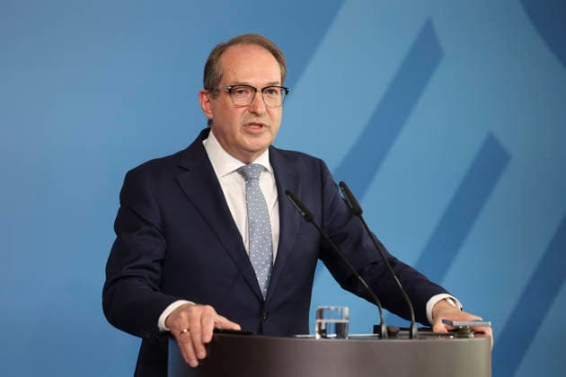 Federal Minister Alexander Dobrindt took office as Federal Minister of the Interior a year ago At a press conference, he takes stock of his time in office and gives an outlook on upcoming projects Federal Ministry of the Interior in Berlin on 05 05 2026 in Berlin¨ Alexander Dobrindt takes stock of his one-year term of office at a press conference