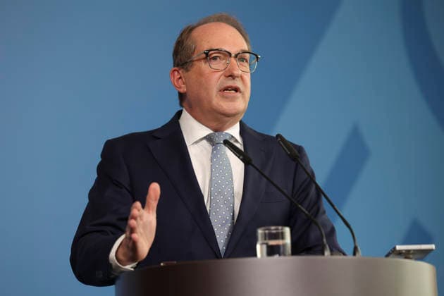 Federal Minister Alexander Dobrindt took office as Federal Minister of the Interior a year ago At a press conference, he takes stock of his time in office and gives an outlook on upcoming projects Federal Ministry of the Interior in Berlin on 05 05 2026 in Berlin¨ Alexander Dobrindt takes stock of his one-year term of office at a press conference