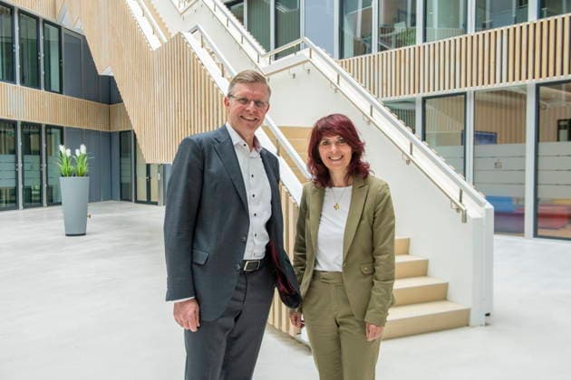 Annual press conference 2026 of the Saar Savings Banks Association on Tuesday 05 05 2026 in Saarbrücken In the picture from left Dr Christian Molitor, Managing Director of the Saar Savings Banks Association, and Cornelia Hoffmann Bethscheider, President of the Saar Savings Banks Association bub