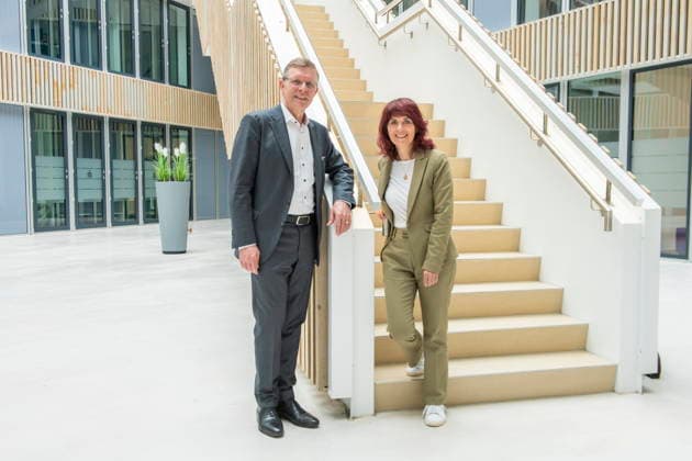 Annual press conference 2026 of the Saar Savings Banks Association on Tuesday 05 05 2026 in Saarbrücken In the picture from left Dr Christian Molitor, Managing Director of the Saar Savings Banks Association, and Cornelia Hoffmann Bethscheider, President of the Saar Savings Banks Association bub
