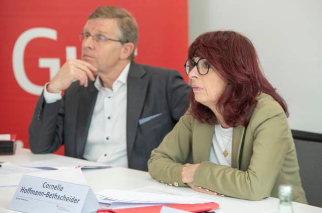 Annual press conference 2026 of the Saar Savings Banks Association on Tuesday 05 05 2026 in Saarbrücken In the picture Cornelia Hoffmann Bethscheider, President of the Saar Savings Banks Association bub