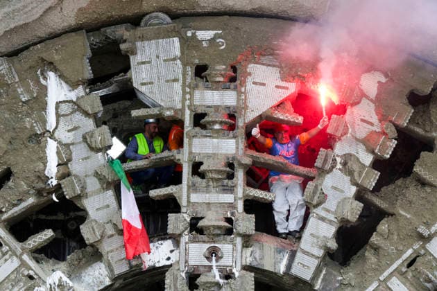 Breakthrough Achieved at Rocchetta Tunnel on Naples Bari Line The breakthrough of the final tunnel face in the Rocchetta Tunnel on the Apice Hirpinia section of the new Naples Bari high-speed and high-capacity line in Apice, Benevento on March, 5 2026. ABP17285 Copyright: xAntonioxBalascox