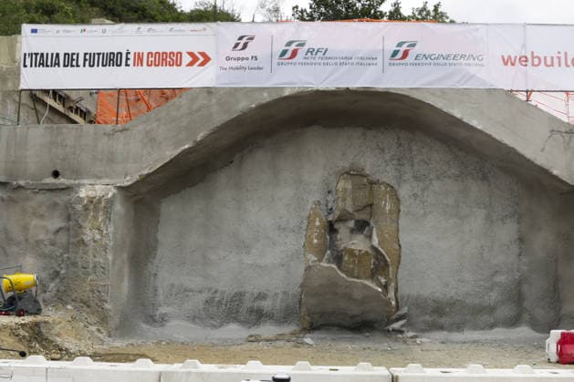 Photo IPP Antonio Balasco Gruppo Editoriale LiveMedia Benevento 05 05 2026 Trains Bari Naples High Speed line, completed excavation of the Rocchetta Tunnel final tunnel breakthrough In photo The breakthrough of the final tunnel face in the Rocchetta Tunnel on the Apic