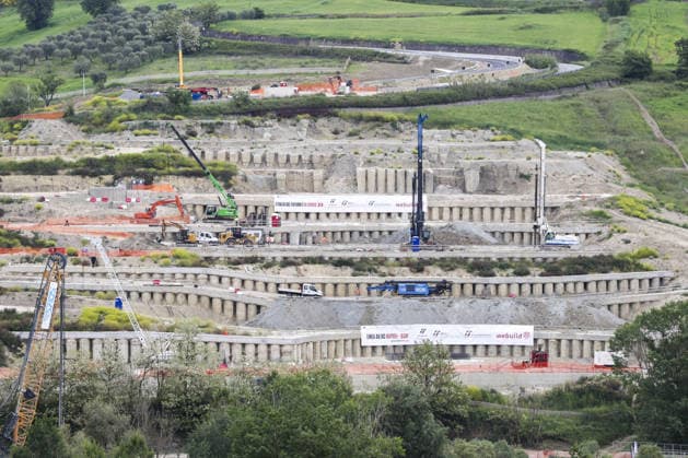 Photo IPP Antonio Balasco Gruppo Editoriale LiveMedia Benevento 05 05 2026 Trains Bari Naples High Speed line, completed excavation of the Rocchetta Tunnel final tunnel breakthrough In photo The breakthrough of the final tunnel face in the Rocchetta Tunnel on the Apic