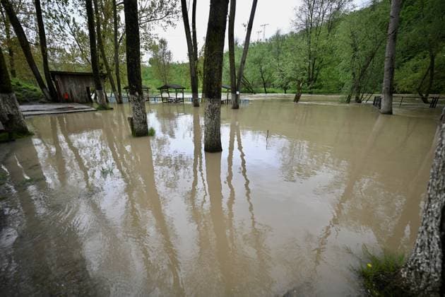 Flooding hits northwestern Turkiye after days of heavy rain DUZCE, TURKIYE - MAY 05: A view shows flooded agricultural land and businesses after heavy rainfall caused the Melen River to overflow in Cumayeri, Duzce, Turkiye, on May 05, 2026. Intermittent downpours lasting four days led to flooding in the Dokuzdegirmen area, affecting farmland and local enterprises. Omer Urer Anadolu Duzce Turkey. Editorial use only. Please get in touch for any other usage.  Copyright: x2026xAnadoluxOmerxUrerx