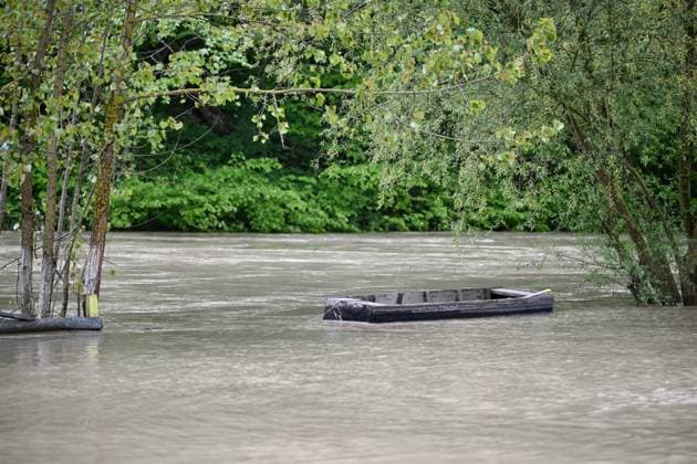 Flooding hits northwestern Turkiye after days of heavy rain DUZCE, TURKIYE - MAY 05: A view shows flooded agricultural land and businesses after heavy rainfall caused the Melen River to overflow in Cumayeri, Duzce, Turkiye, on May 05, 2026. Intermittent downpours lasting four days led to flooding in the Dokuzdegirmen area, affecting farmland and local enterprises. Omer Urer Anadolu Duzce Turkey. Editorial use only. Please get in touch for any other usage.  Copyright: x2026xAnadoluxOmerxUrerx