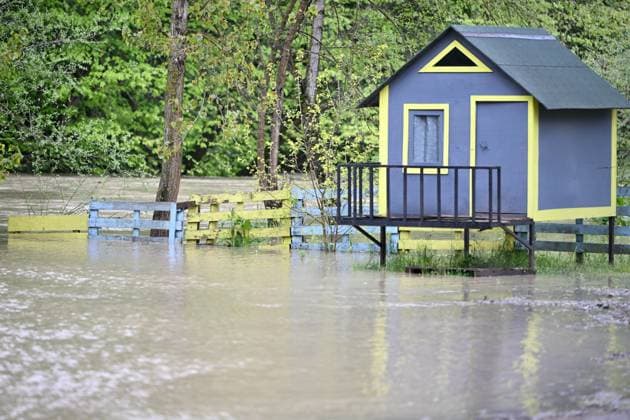 Flooding hits northwestern Turkiye after days of heavy rain DUZCE, TURKIYE - MAY 05: A view shows flooded agricultural land and businesses after heavy rainfall caused the Melen River to overflow in Cumayeri, Duzce, Turkiye, on May 05, 2026. Intermittent downpours lasting four days led to flooding in the Dokuzdegirmen area, affecting farmland and local enterprises. Omer Urer Anadolu Duzce Turkey. Editorial use only. Please get in touch for any other usage.  Copyright: x2026xAnadoluxOmerxUrerx