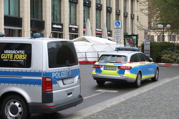 Leipzig city center cordoned off over a wide area to secure evidence A 33-year-old man from Leipzig crashed his car into a crowd of people in the pedestrian zone of Leipzig city center on Monday Two people were killed and numerous injured Only a bollard stopped the car at the end of Grimmaische Straße Leipzig, 05 05 2026 Copyright: xAgenturxMatthiasxWehnertx xM.xGränzdörferx