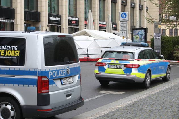 Leipzig city center cordoned off over a wide area to secure evidence A 33-year-old man from Leipzig crashed his car into a crowd of people in the pedestrian zone of Leipzig city center on Monday Two people were killed and numerous injured Only a bollard stopped the car at the end of Grimmaische Straße Leipzig, 05 05 2026 Copyright: xAgenturxMatthiasxWehnertx xM.xGränzdörferx