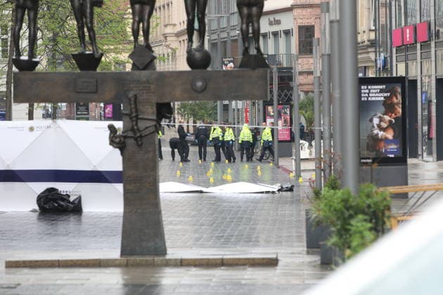 Leipzig city center cordoned off over a wide area to secure evidence A 33-year-old man from Leipzig crashed his car into a crowd of people in the pedestrian zone of Leipzig city center on Monday Two people were killed and numerous injured Only a bollard stopped the car at the end of Grimmaische Straße Leipzig, 05 05 2026 Copyright: xAgenturxMatthiasxWehnertx xM.xGränzdörferx