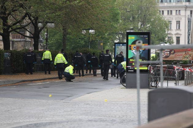 Leipzig city center cordoned off over a wide area to secure evidence A 33-year-old man from Leipzig crashed his car into a crowd of people in the pedestrian zone of Leipzig city center on Monday Two people were killed and numerous injured Only a bollard stopped the car at the end of Grimmaische Straße Leipzig, 05 05 2026 Copyright: xAgenturxMatthiasxWehnertx xM.xGränzdörferx