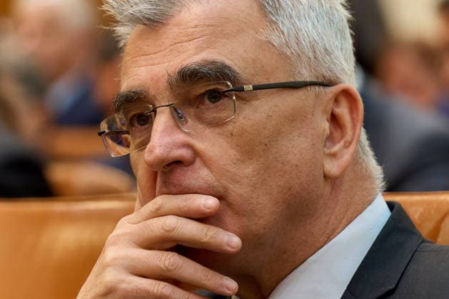 PM Bolojan Dismissed as Romanian Government, Bucharest, Romania Bucharest, Romania. 5th May, 2026: Petrisor Peiu, senator for the Alliance for the Union of Romanians (AUR), attends the vote on the motion of no confidence filed against the Romanian Government by PSD, AUR, and PACE at the Romanian Parliament The government was dismissed following the vote. Bucharest Romania Copyright: xLucianxAlecux