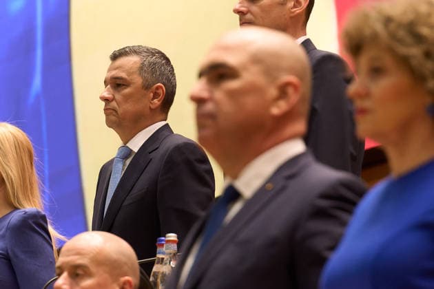 PM Bolojan Dismissed as Romanian Government, Bucharest, Romania Bucharest, Romania. 5th May, 2026: Social Democratic Party (PSD) leader Sorin Grindeanu (L) attends the vote on the motion of no confidence filed against the Romanian Government by PSD, AUR, and PACE at the Romanian Parliament. The government was dismissed following the vote. Bucharest Romania Copyright: xLucianxAlecux