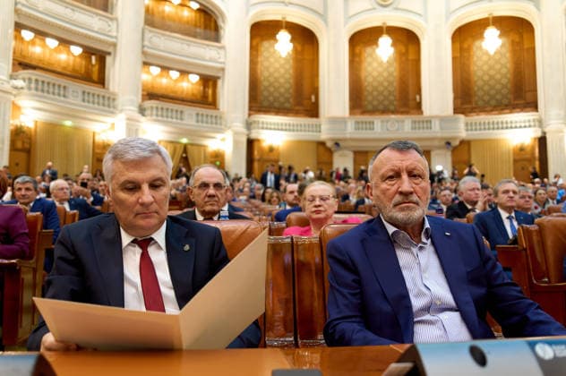 PM Bolojan Dismissed as Romanian Government, Bucharest, Romania Bucharest, Romania. 5th May, 2026: PSD MPs Daniel Zamfir (L) and Paul Stanescu (R) attend the vote on the motion of no confidence filed against the Romanian Government by PSD, AUR, and PACE at the Romanian Parliament. The government was dismissed following the vote. Bucharest Romania Copyright: xLucianxAlecux