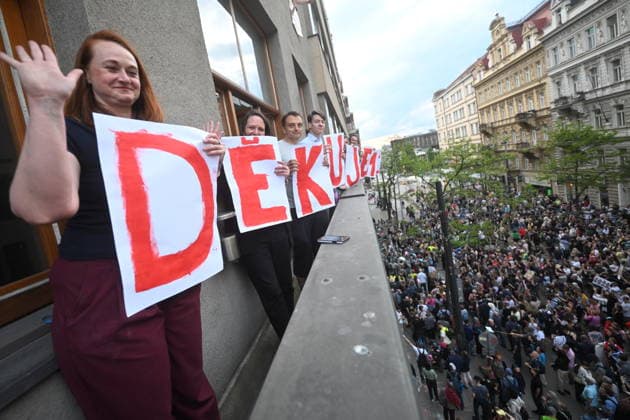 Rally and march in support of public Czech Radio and Czech Television, organised by Million Moments association, took place at the Old Town Square, Prague, Czech Republic, on May 5, 2026. Radio workers greet the participants of the march in front of the Czech Radio building in Vinohrady. (CTKxPhoto MichaelaxRihova) CTKPhotoP2026050507900  CTKPhotoP2026050507900