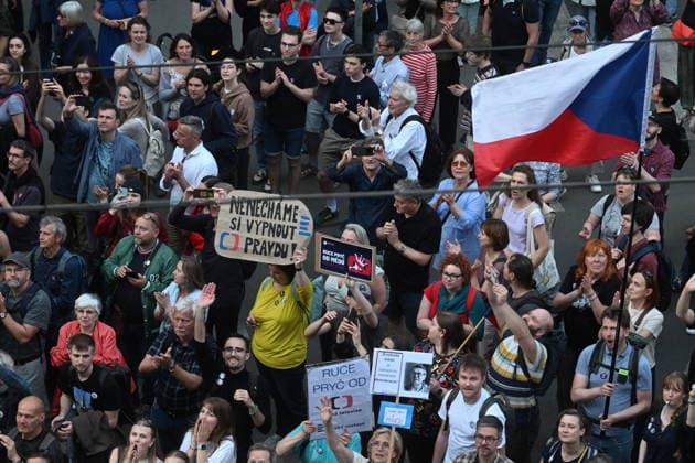 Rally and march in support of public Czech Radio and Czech Television, organised by Million Moments association, took place at the Old Town Square, Prague, Czech Republic, on May 5, 2026. Participants of the march in front of the Czech Radio building in Vinohrady. (CTKxPhoto MichaelaxRihova) CTKPhotoP2026050507997  CTKPhotoP2026050507997