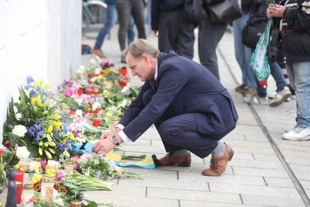Burkhard Jung at the wreath-laying ceremony for the victims of the rampage In the pedestrian zone of Leipzigs city center on Monday, a 33-year-old man from Leipzig drove his car into a crowd of people Two people died and many were injured Only a bollard stopped the car at the end of Grimmaische Straße Leipzig, 05 05 2026 Copyright: xAgenturxMatthiasxWehnertx xM.xGränzdörferx