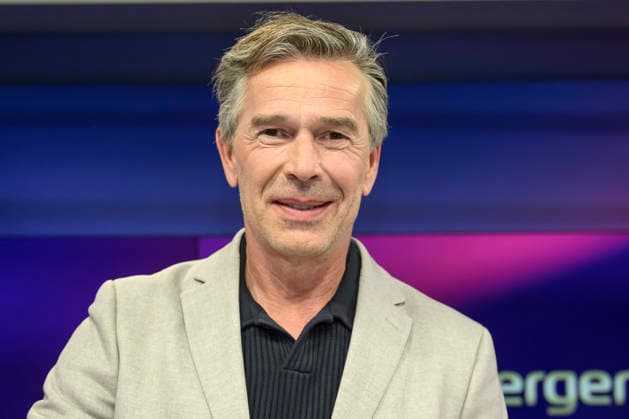 v l Dirk Steffens science journalist and presenter , GER, Berlin, Studio, as a guest on Maischberger, political talk show, TV, format, with presenter Sandra Maischberger, Das Erste, from Adlershof Am Studio 20, 05 May 2026, Copyright: HMBxMedia UwexKoch